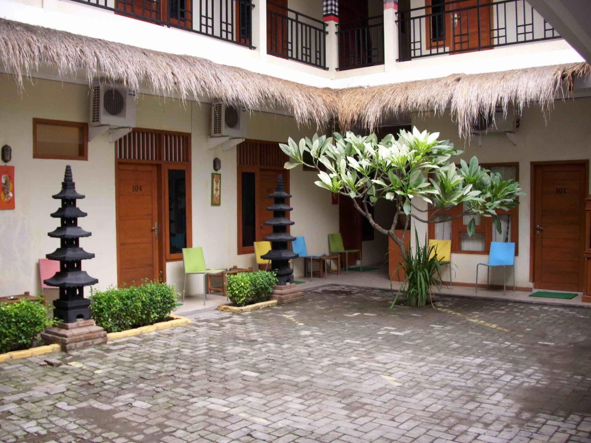 Capital O 90407 Wisma Bahtera Hotel Cirebon Exteriör bild